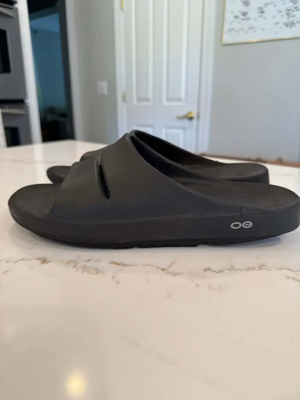 OOFOS OOahh Recovery Slide Sandal Black Mens 10 Womens 12 Black